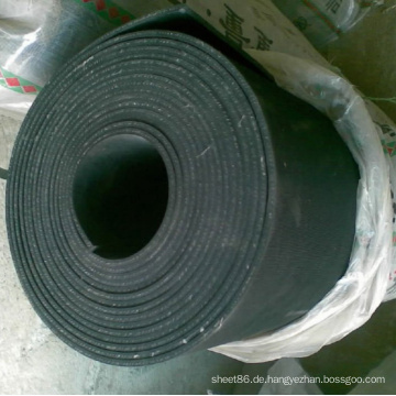 Hohe Qualität Verschleißfestigkeit Black Rubber Sheet Roll mit Stoffeinlage